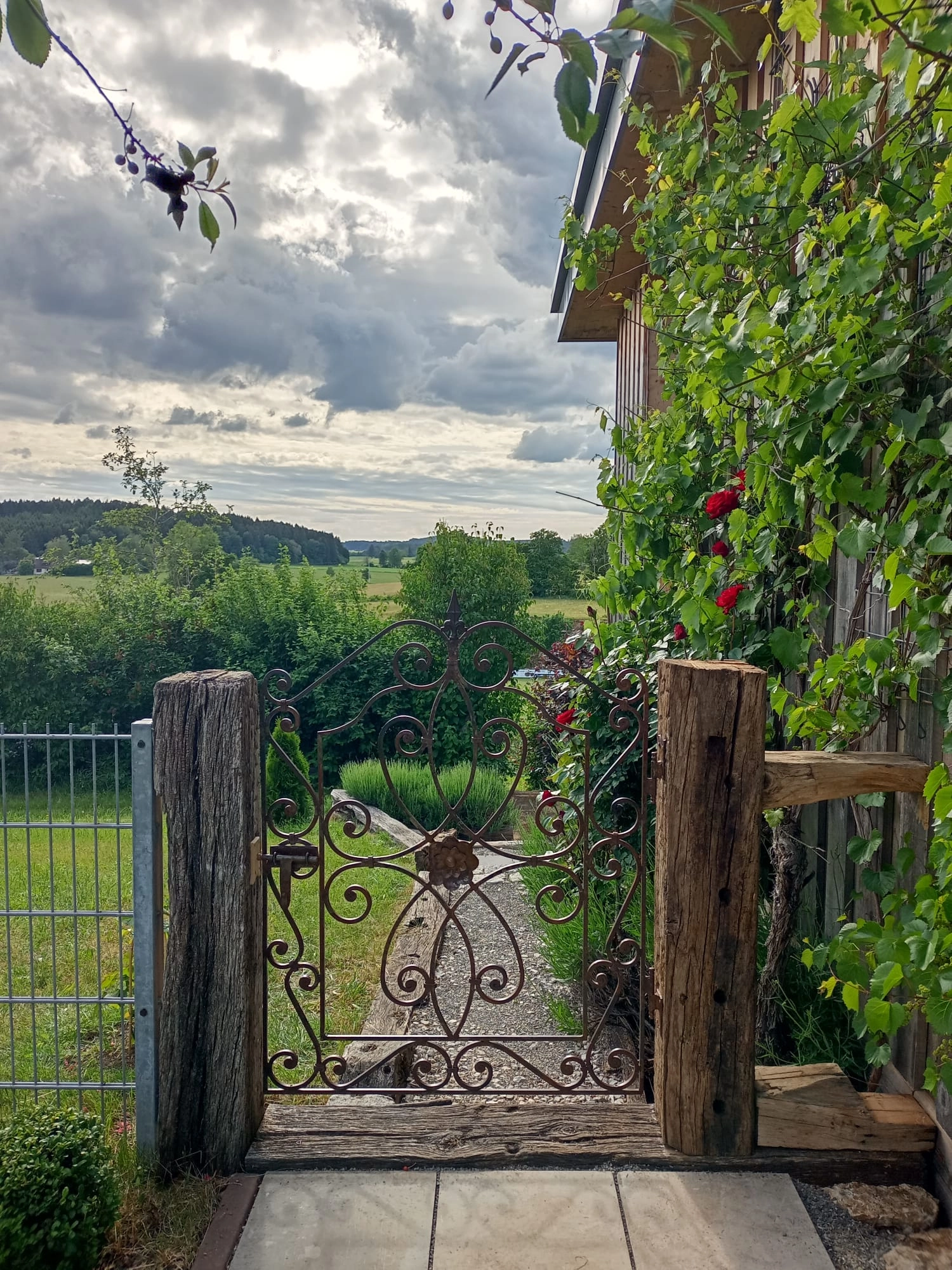 Weitläufiger privater Garten