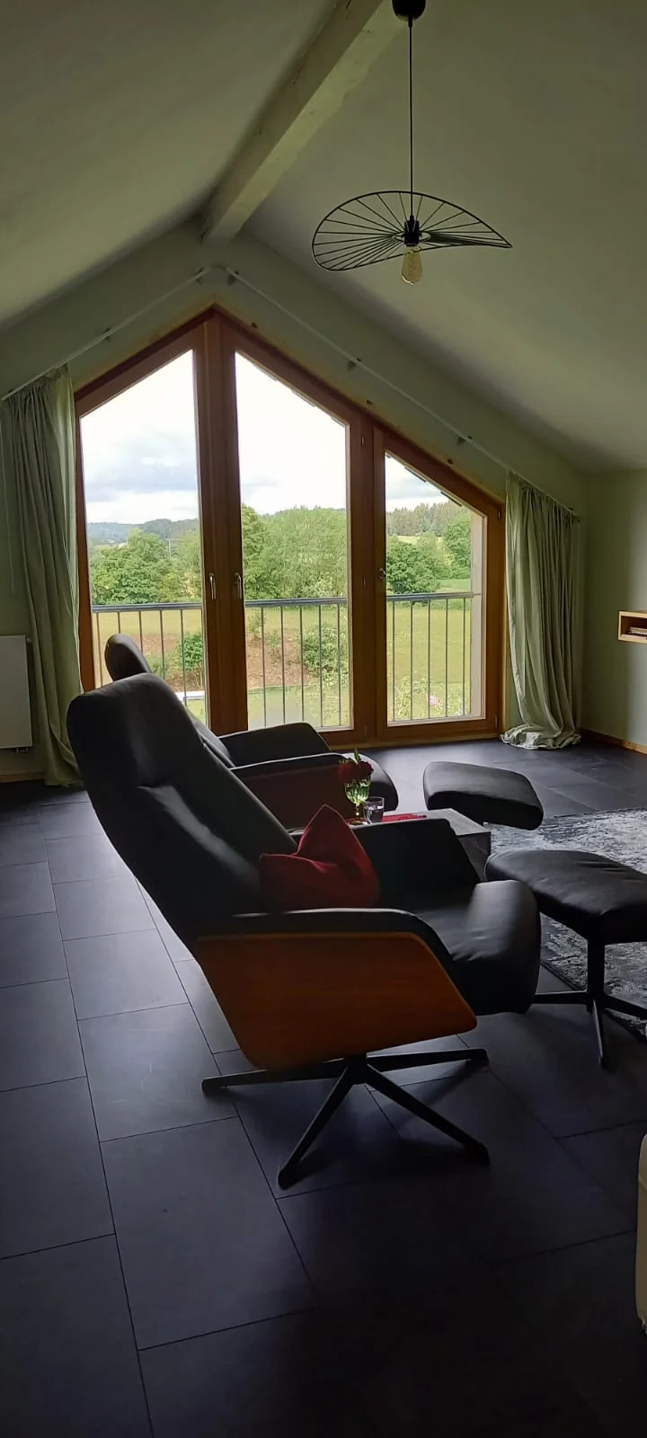 Elegante Naturmaterialien im Wohnbereich